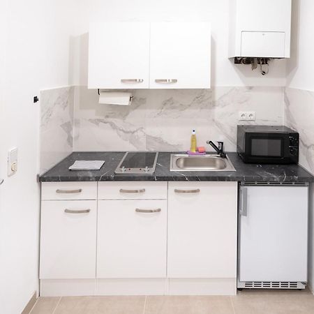 Radiant Premium Apartments - Fuenfhaus Wina Bagian luar foto