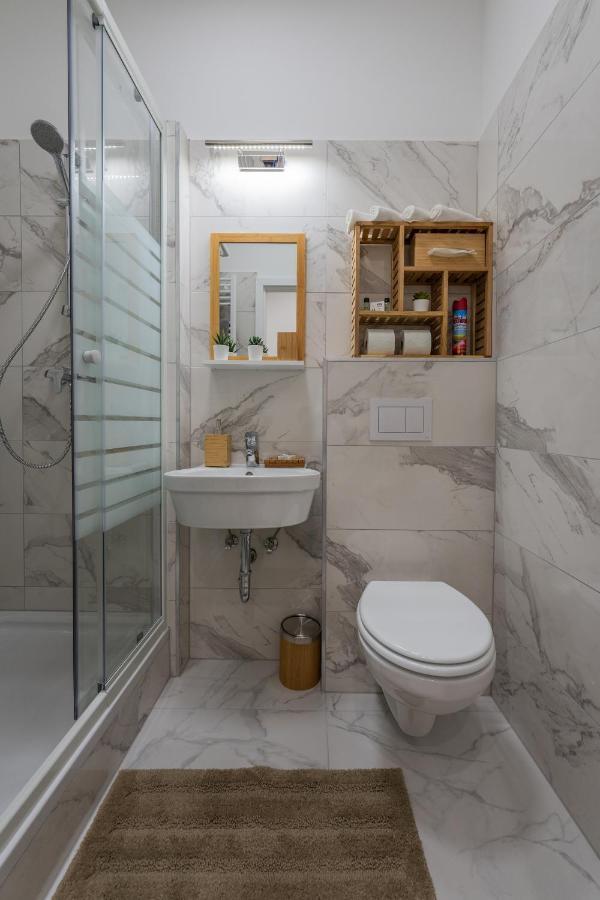 Radiant Premium Apartments - Fuenfhaus Wina Bagian luar foto