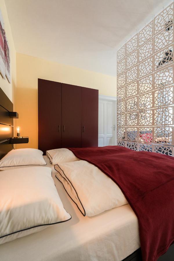 Radiant Premium Apartments - Fuenfhaus Wina Bagian luar foto