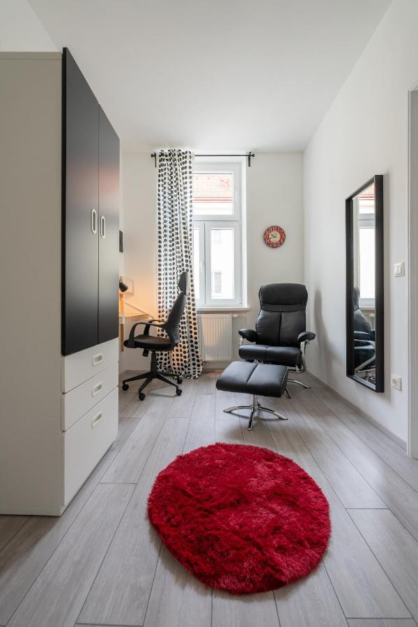 Radiant Premium Apartments - Fuenfhaus Wina Bagian luar foto