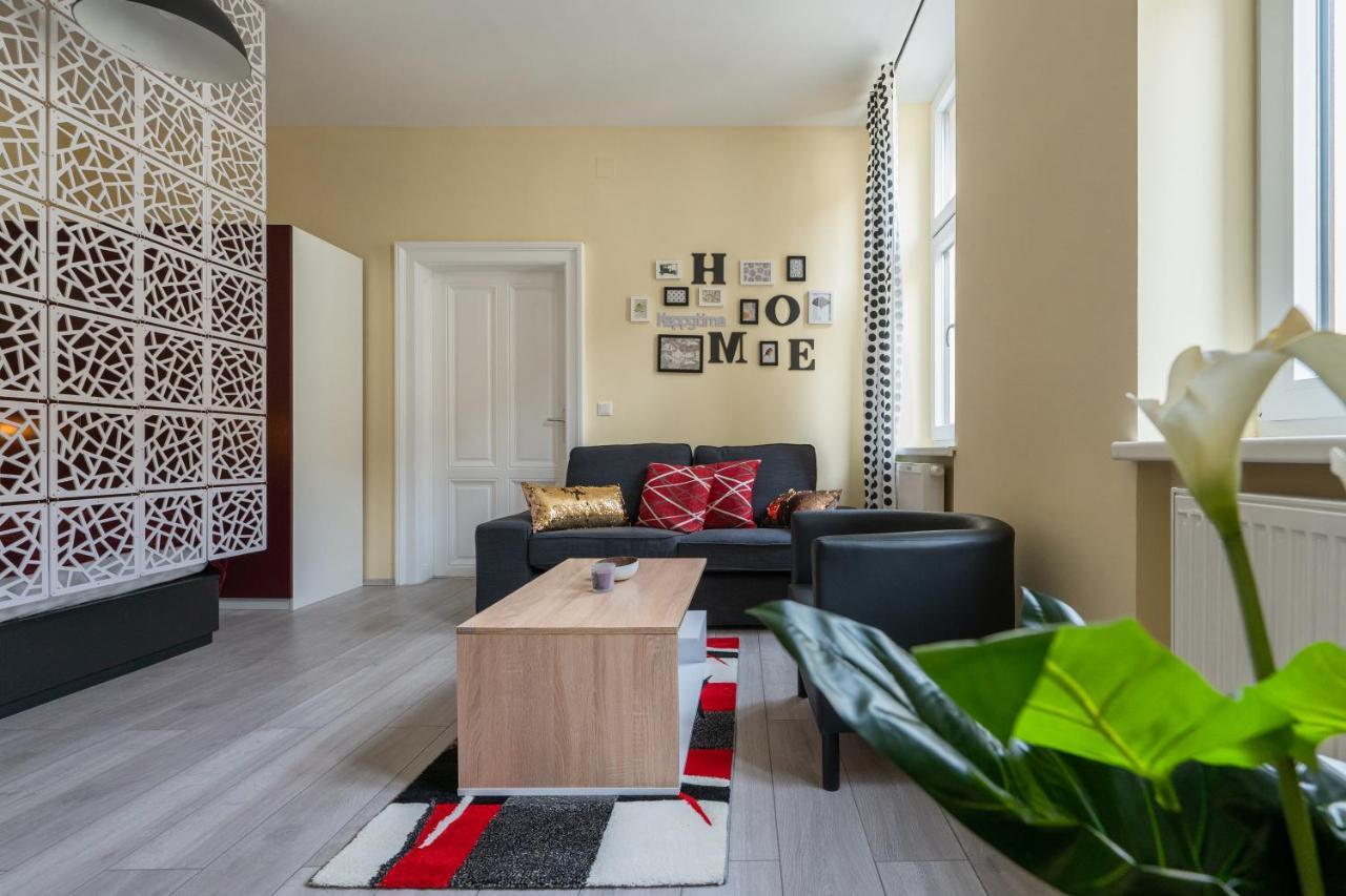 Radiant Premium Apartments - Fuenfhaus Wina Bagian luar foto
