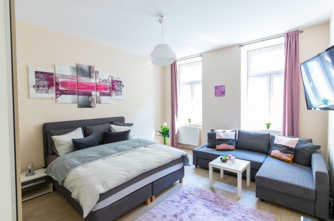 Radiant Premium Apartments - Fuenfhaus Wina Bagian luar foto